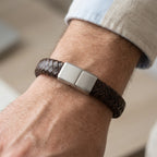 Donkerbruine ovaal gevlochten leren armband met graveermogelijkheid