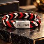 Leren armband zwart-wit-rood met zilver sluiting ‘FR’-gravure (geïnspireerd op clubkleuren)