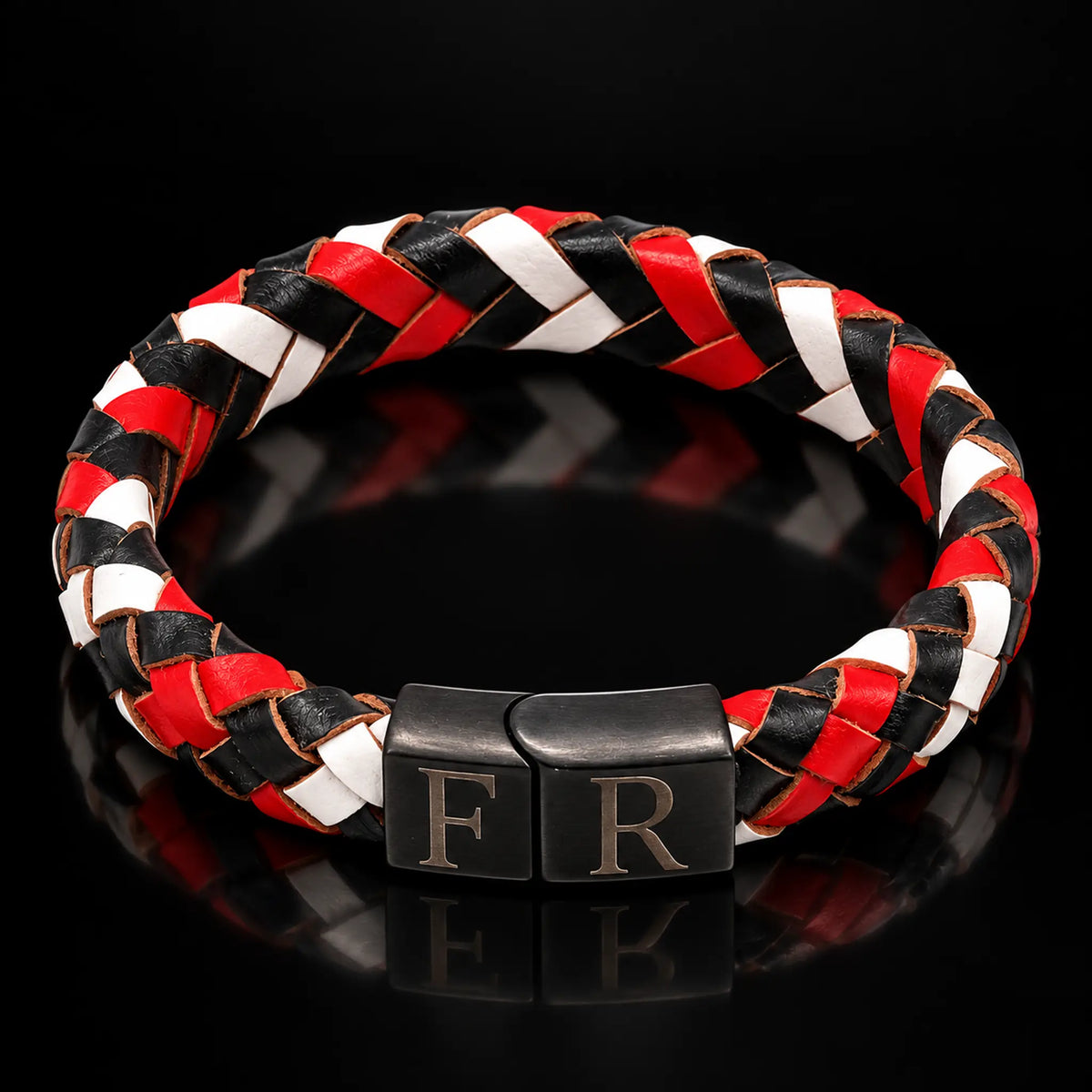 Leren armband zwart-wit-rood met RVS sluiting en FR-gravure