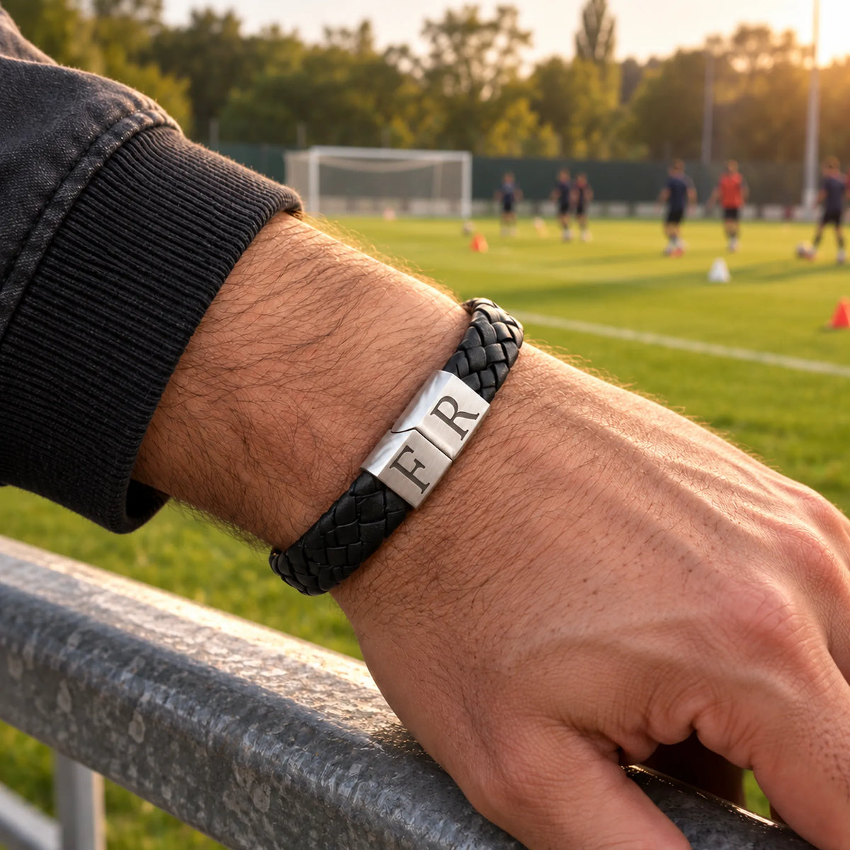 Zwarte leren armband met zilverkleurige RVS sluiting